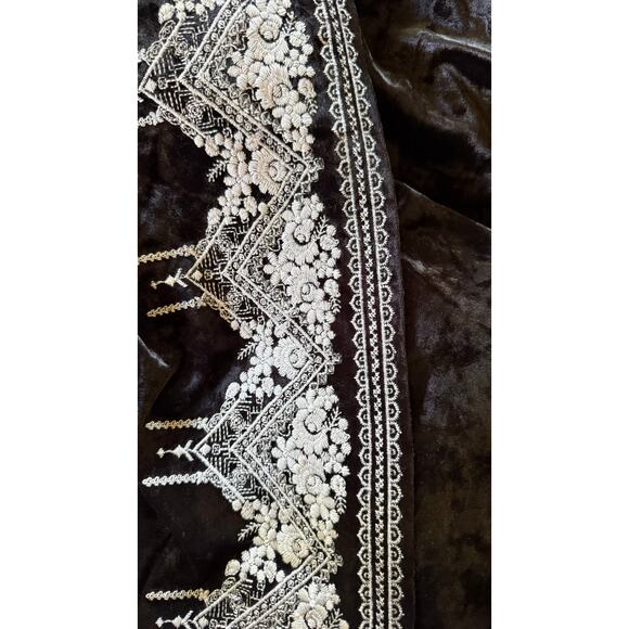 Embroidered Velvet Kimono - Picture 6 of 6